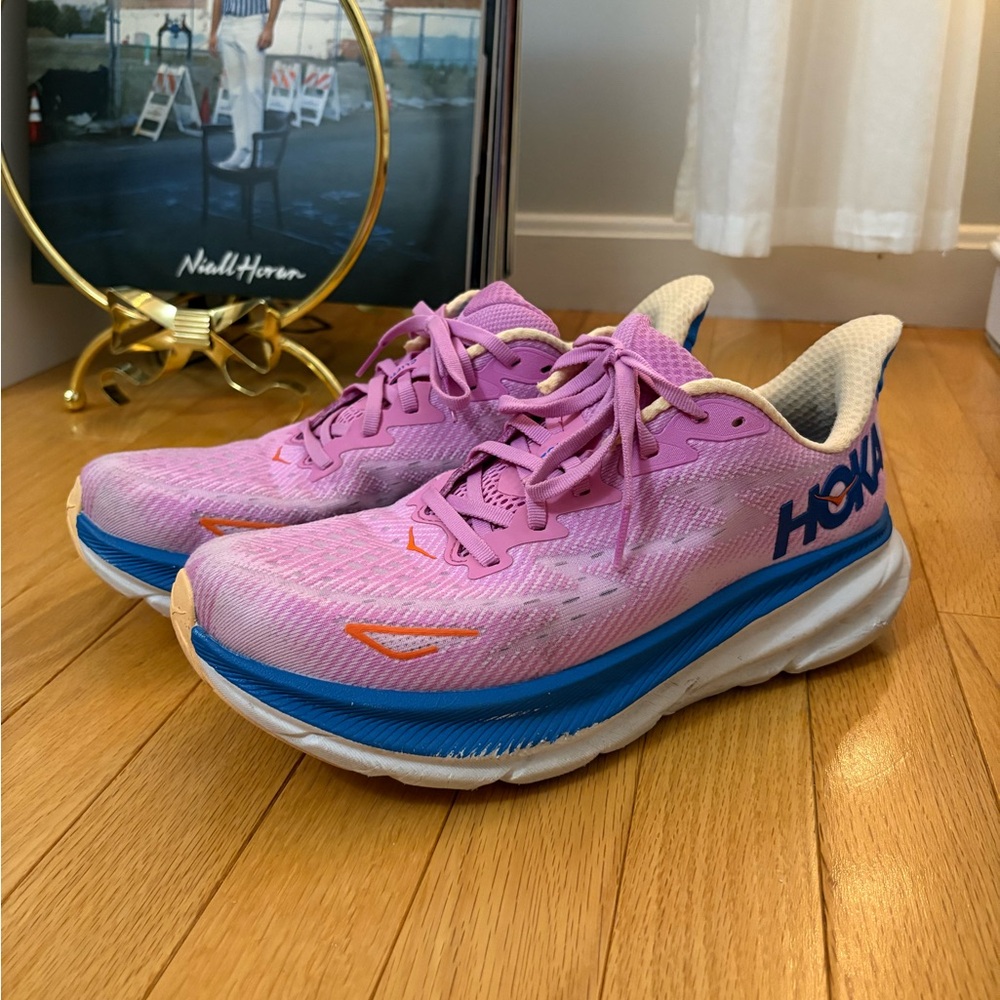 Hoka clifton 9 sneakers